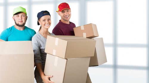 Residential moving support for flats and houses near Elephant and Castle